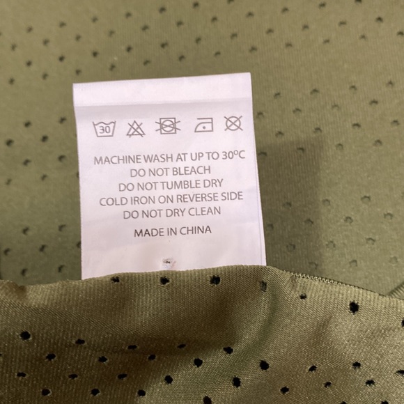 ZYIA Active Tank Small Perforated Sleeveless Round Neck Olive Green - Picture 9 of 10